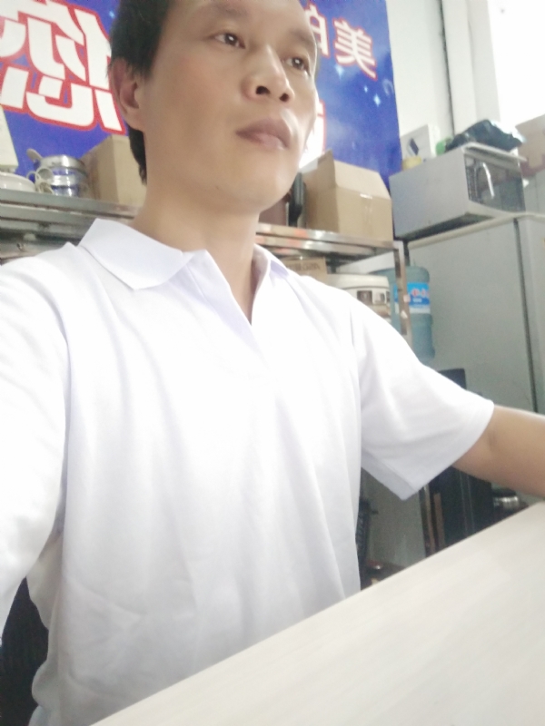 深蓝色的海的第一张照片--龙岩相亲网