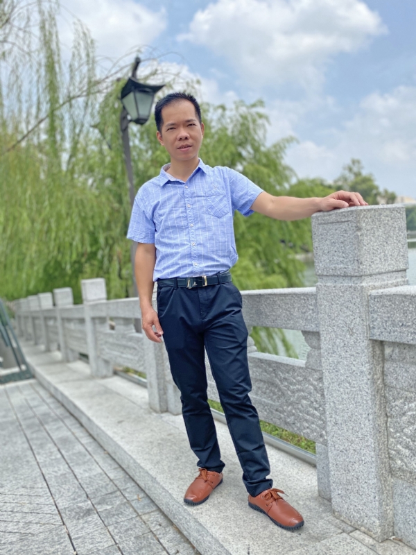 奇峰向阳的第一张照片--龙岩相亲网
